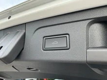 VW Touran R-Line TSI DSG in Pure White