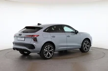 Audi Q3 Sportback TFSI 110 kW in Pfeilgrau Perleffekt