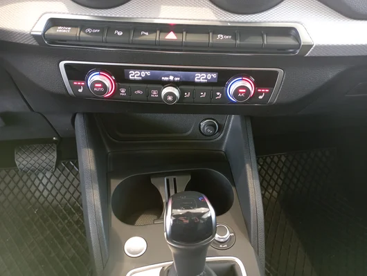 Bild eines Q2 35 TFSI admired