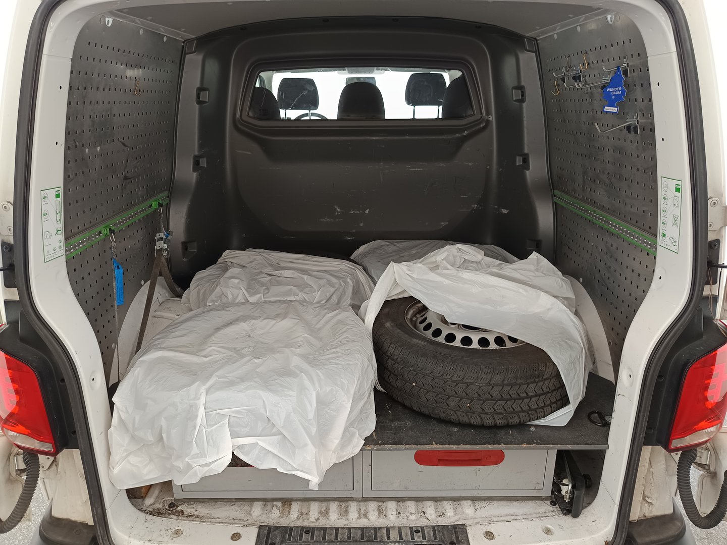 VW Transporter Kastenwagen Plus KR TDI | Bild 28 von 31