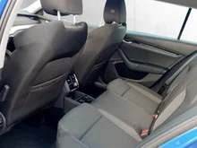 Škoda Octavia Combi Selection TSI mHEV DSG in Race-Blau Metallic