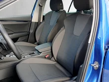 Škoda Octavia Combi Selection TSI mHEV DSG in Race-Blau Metallic