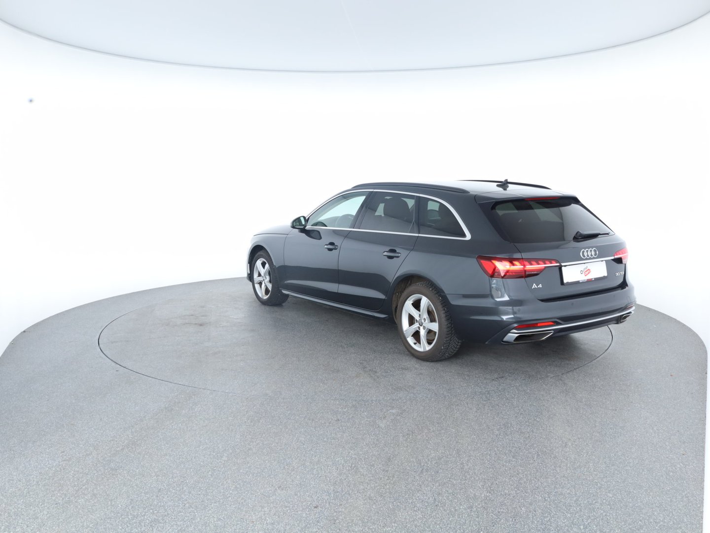 Audi A4 Avant 30 TDI advanced | Bild 2 von 13