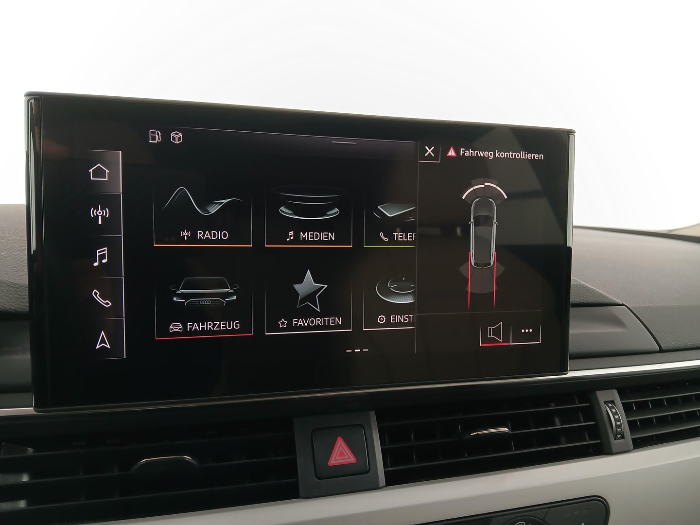 Audi A4 Avant 30 TDI advanced | Bild 24 von 32