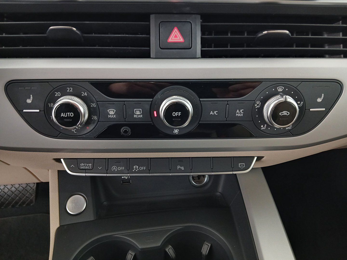 Audi A4 Avant 30 TDI advanced | Bild 26 von 32