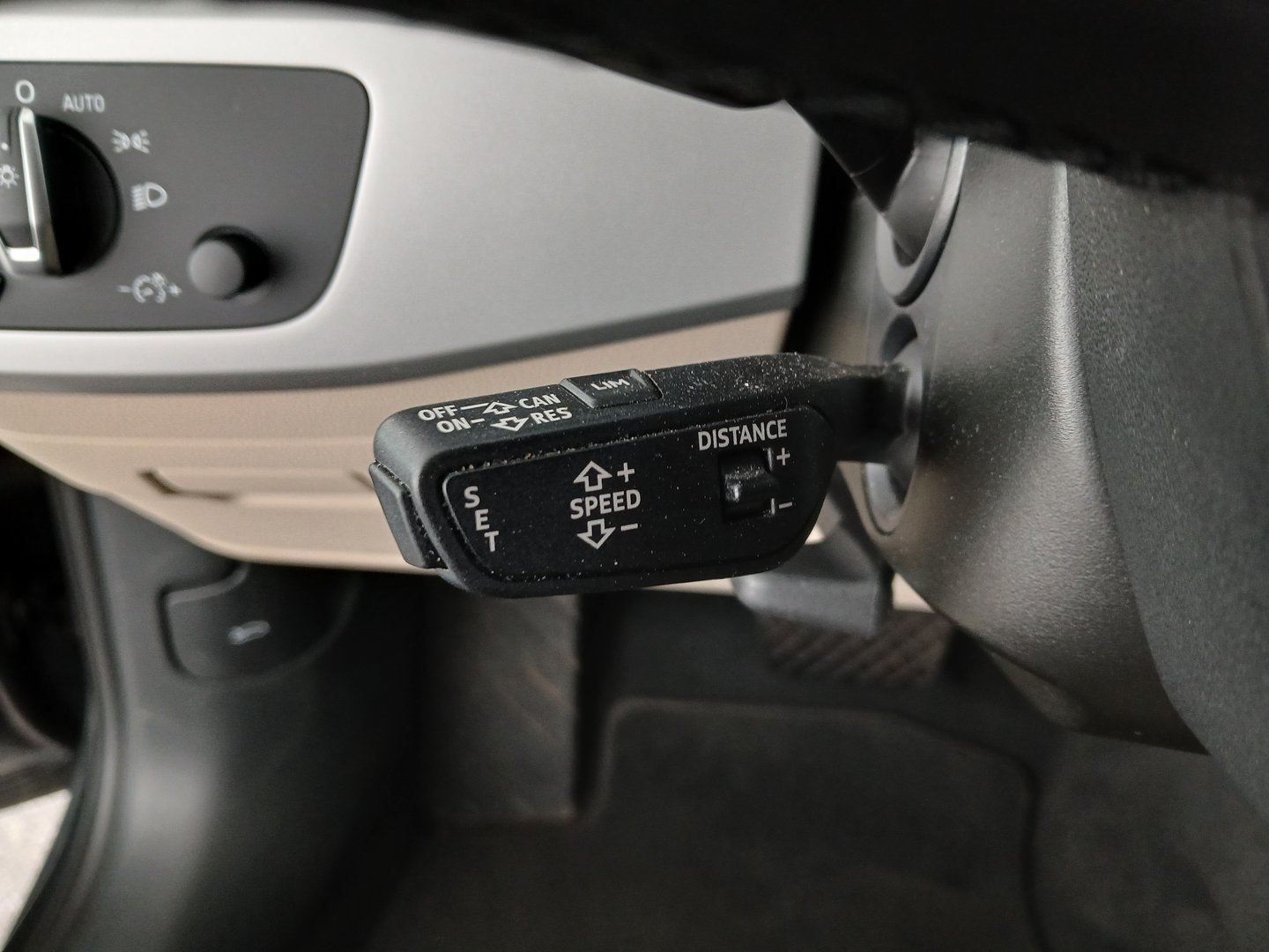 Audi A4 Avant 30 TDI advanced | Bild 17 von 32