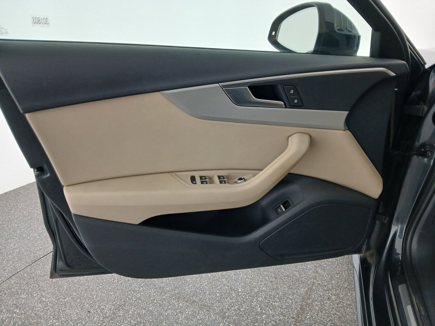 Audi A4 Avant 30 TDI advanced | Bild 10 von 32