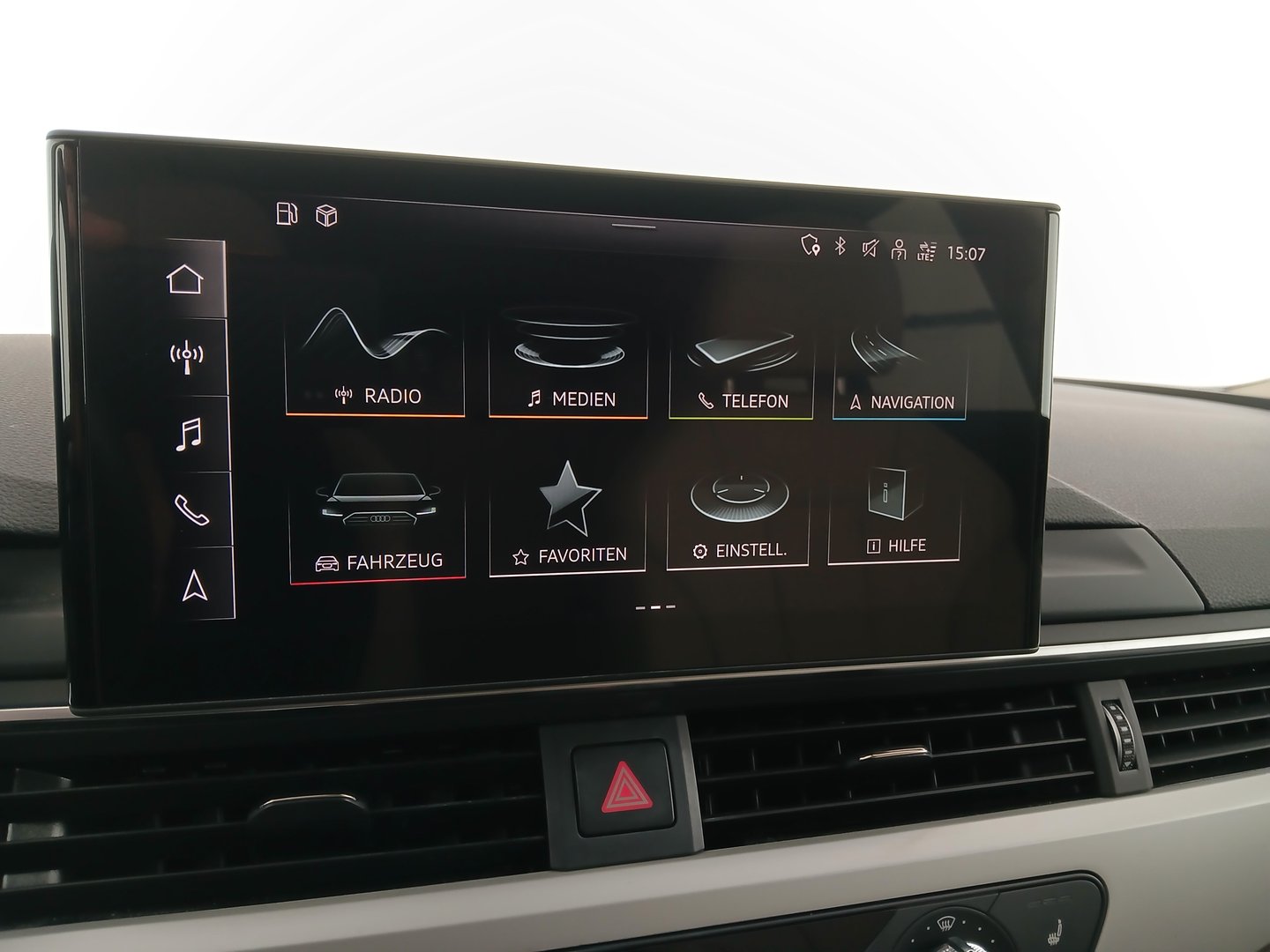 Audi A4 Avant 30 TDI advanced | Bild 19 von 32