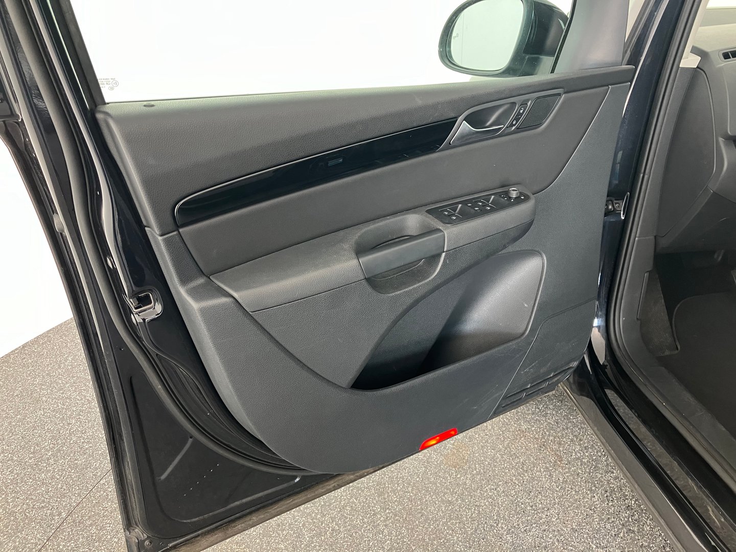 VW Sharan Business SCR 2,0 TDI DSG 7 Sitze | Bild 4 von 16