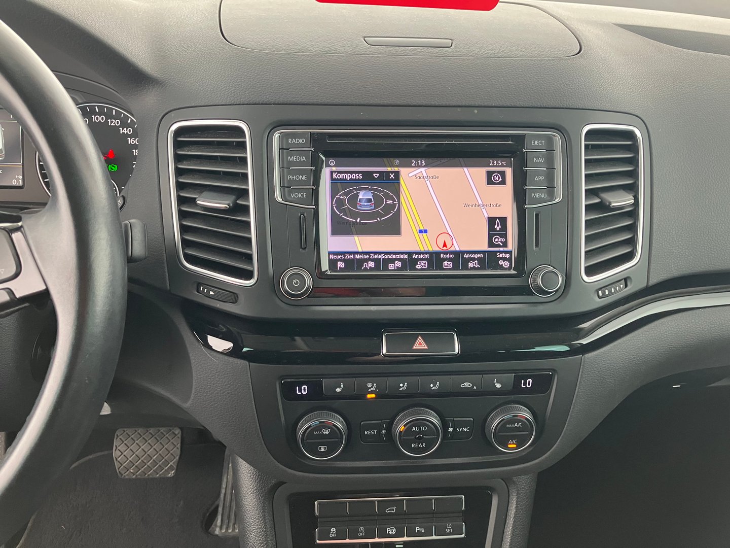 VW Sharan Business SCR 2,0 TDI DSG 7 Sitze | Bild 10 von 16