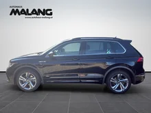 VW Tiguan R-Line 4Motion in DEEP BLACK PERLEFFEKT