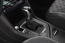 VW Tiguan R-Line 4Motion in DEEP BLACK PERLEFFEKT