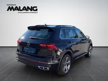 VW Tiguan R-Line 4Motion in DEEP BLACK PERLEFFEKT