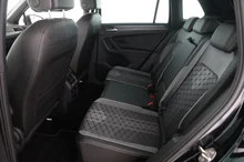 VW Tiguan R-Line 4Motion in DEEP BLACK PERLEFFEKT