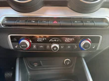 Audi Q2 30 TDI S line in Pfeilgrau Perleffekt