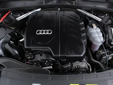 Audi A4 Avant 35 TFSI S line in 0E Mythosschwarz Metallic