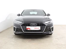 Audi A4 Avant 35 TFSI S line in 0E Mythosschwarz Metallic