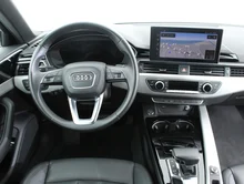 Audi A4 Avant 35 TFSI S line in 0E Mythosschwarz Metallic