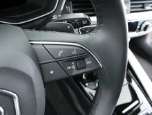 Audi A4 Avant 35 TFSI S line in 0E Mythosschwarz Metallic