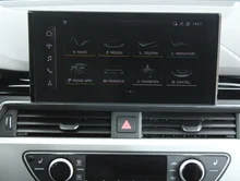 Audi A4 Avant 35 TFSI S line in 0E Mythosschwarz Metallic