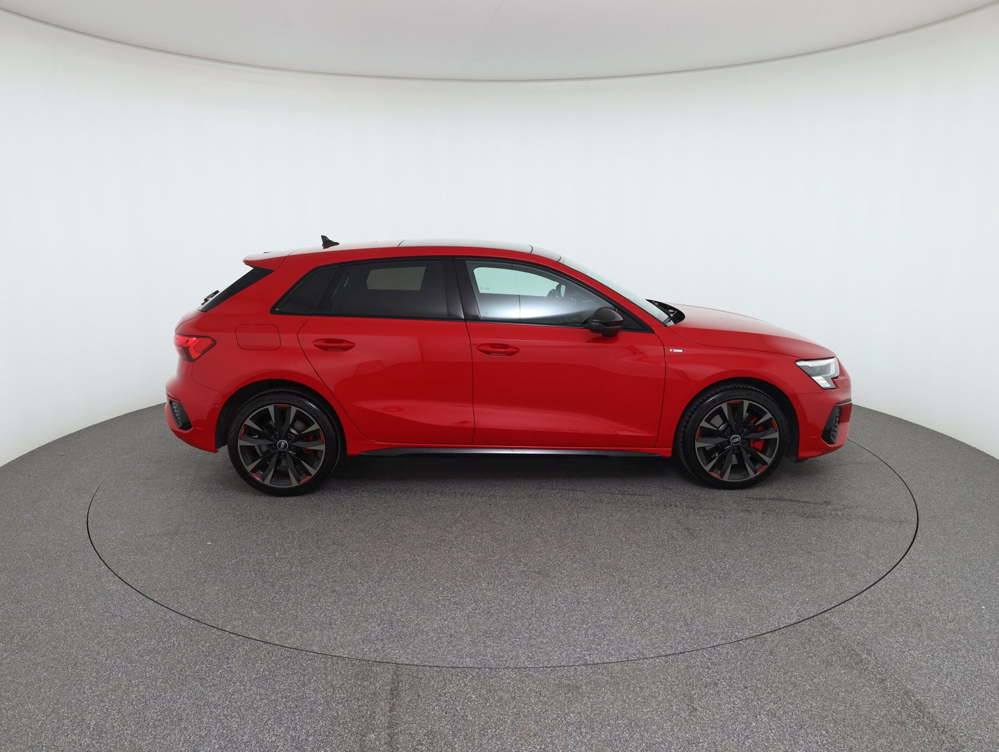 Audi A3 Sportback 45 TFSIe S line | Bild 4 von 40