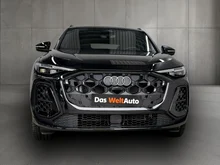 Audi Q5 SUV TDI quattro 150 kW in Mythosschwarz Metallic