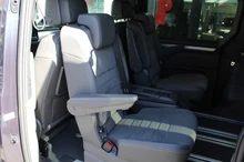 VW Multivan Business Plus ÜH eHyb 180 kW 4M in Starlightblue Metallic
