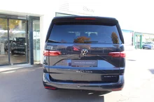 VW Multivan Business Plus ÜH eHyb 180 kW 4M in Starlightblue Metallic