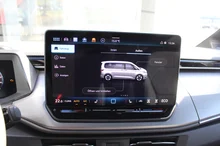 VW Multivan Business Plus ÜH eHyb 180 kW 4M in Starlightblue Metallic