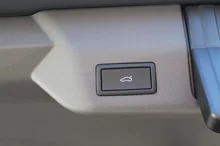 VW Multivan Business Plus ÜH eHyb 180 kW 4M in Starlightblue Metallic