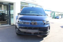 VW Multivan Business Plus ÜH eHyb 180 kW 4M in Starlightblue Metallic