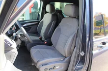 VW Multivan Business Plus ÜH eHyb 180 kW 4M in Starlightblue Metallic