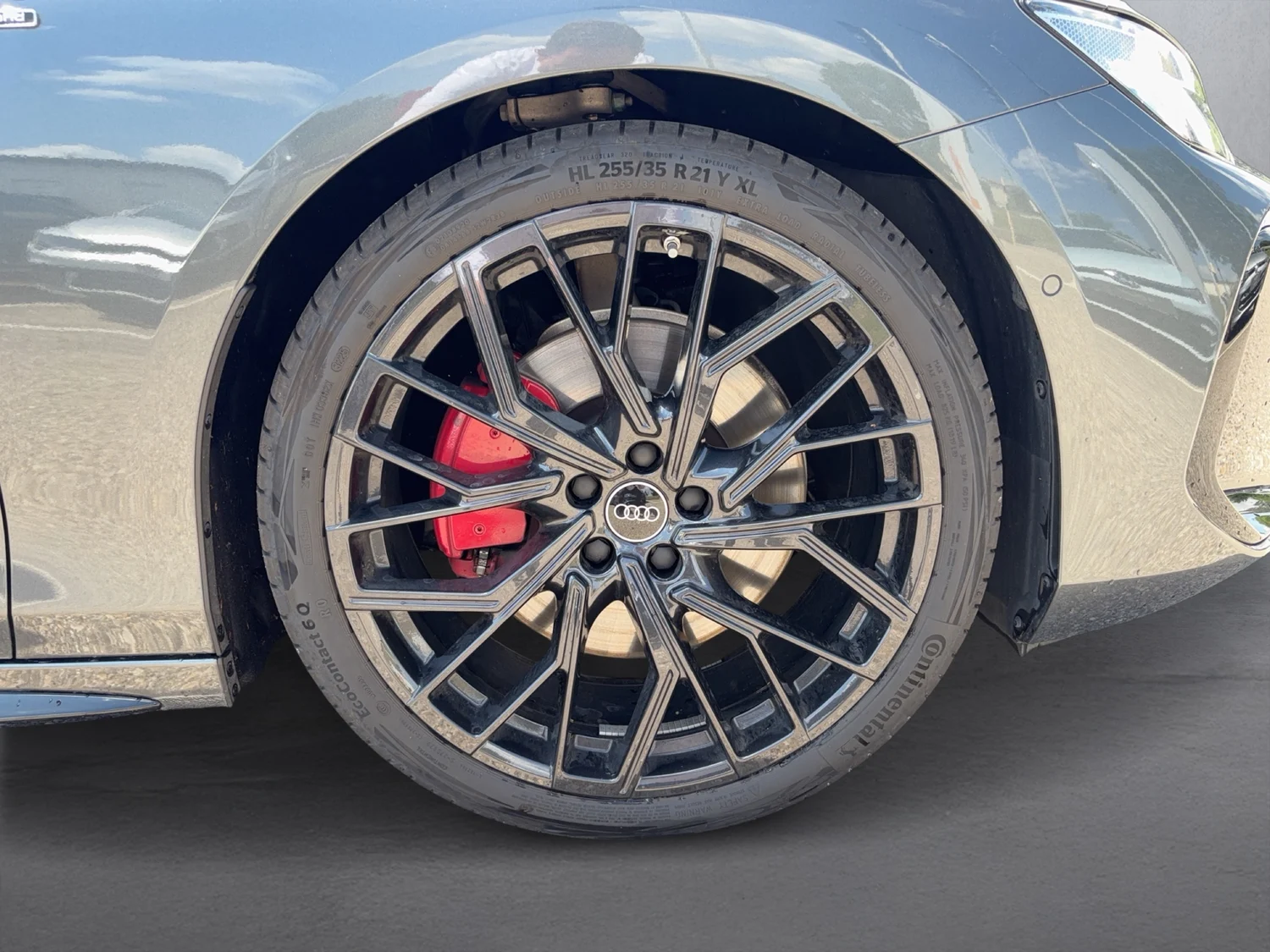 Bild eines Audi A6 Avant e-hybrid quattro 270 kW