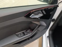 Audi A1 citycarver 35 TFSI intense in Gletscherweiss Metallic