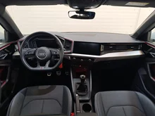 Audi A1 citycarver 35 TFSI intense in Gletscherweiss Metallic