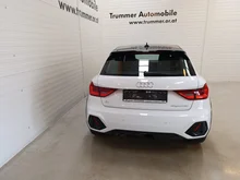 Audi A1 citycarver 35 TFSI intense in Gletscherweiss Metallic