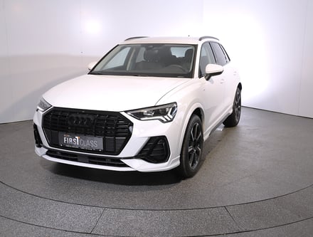 Audi Q3 35 TFSI admired