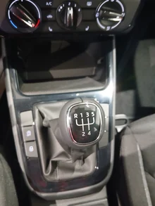 Škoda Fabia Essence in Alaska-Weiß