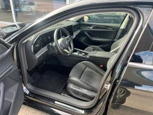 VW Passat Variant Business TDI DSG in Grenadillschwarz Metallic