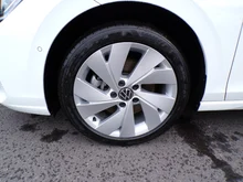 VW Golf Variant Business TDI in 6 Mo Sperre Pure White