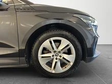 Škoda Enyaq 80 in Black-Magic Perleffekt