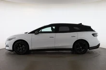 VW ID.7 Tourer Pro 210 kW Business - 77 kWh in Gletscherweiß Metallic Dach Schwarz