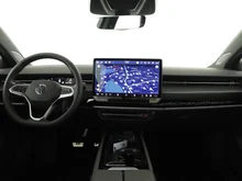 VW ID.7 Tourer Pro 210 kW Business - 77 kWh in Gletscherweiß Metallic Dach Schwarz
