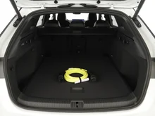 VW ID.7 Tourer Pro 210 kW Business - 77 kWh in Gletscherweiß Metallic Dach Schwarz