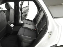 VW ID.7 Tourer Pro 210 kW Business - 77 kWh in Gletscherweiß Metallic Dach Schwarz