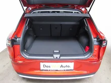 VW T-Roc Life eTSI DSG in Flame Red Dach Black Uni