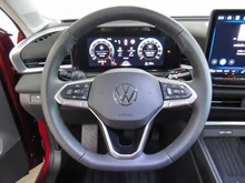 VW T-Roc Life eTSI DSG in Flame Red Dach Black Uni