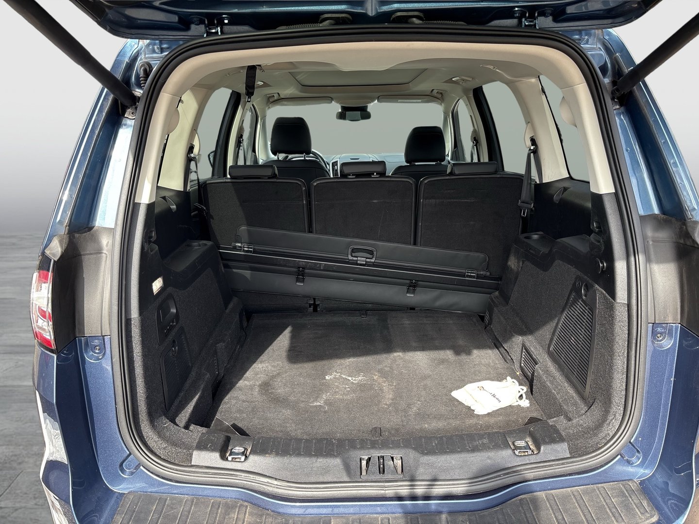 Ford Galaxy 2,0 EcoBlue SCR Titanium Aut. | Bild 16 von 18