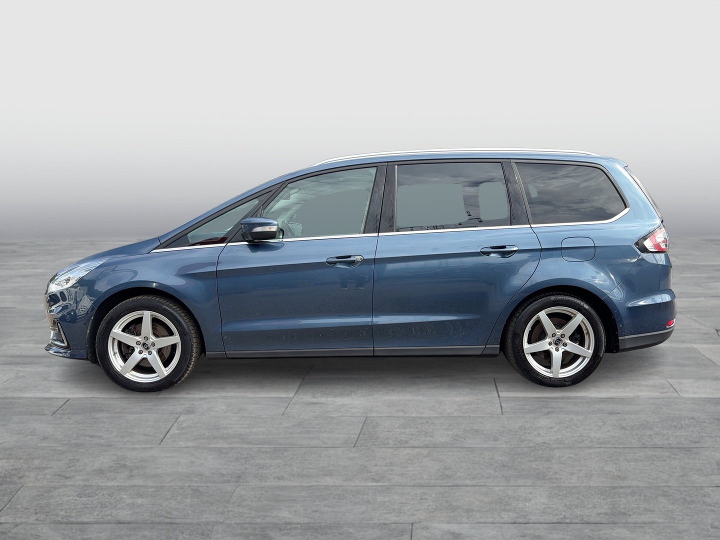 Ford Galaxy 2,0 EcoBlue SCR Titanium Aut. | Bild 2 von 18
