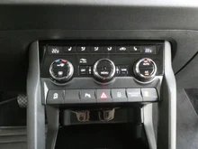 Škoda Karoq Ambition in dunkelrot metallic